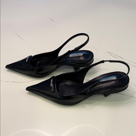 Black Patent Leather Pointed Slingback Pumps - Picture 3 of 6